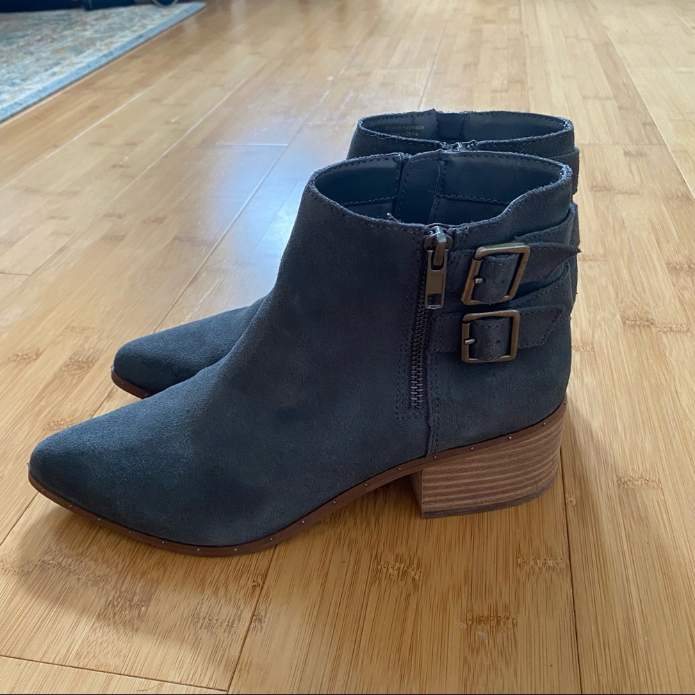 Bleecker & bond booties size 9